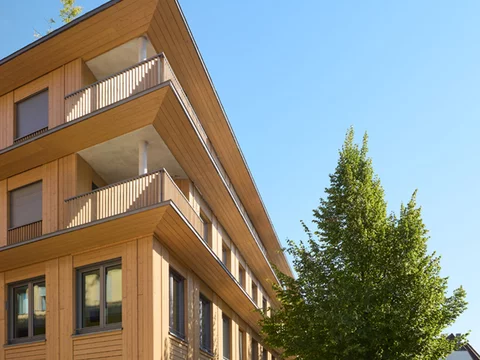 Foto: Gottlob Rommel – Holzhybridbau Quartier Wiener Platz mit Holzfassade und Balkonen